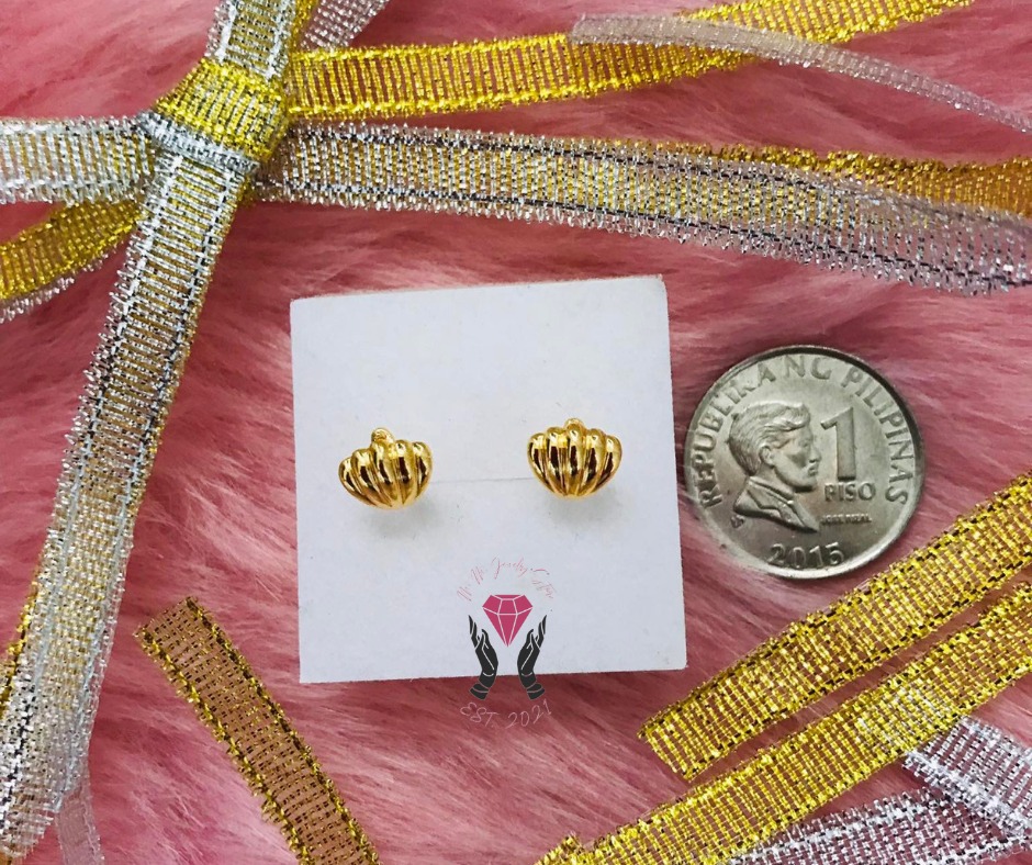 STAINLESS STEEL STUD EARRINGS FROM DUBAI, UAE on Carousell