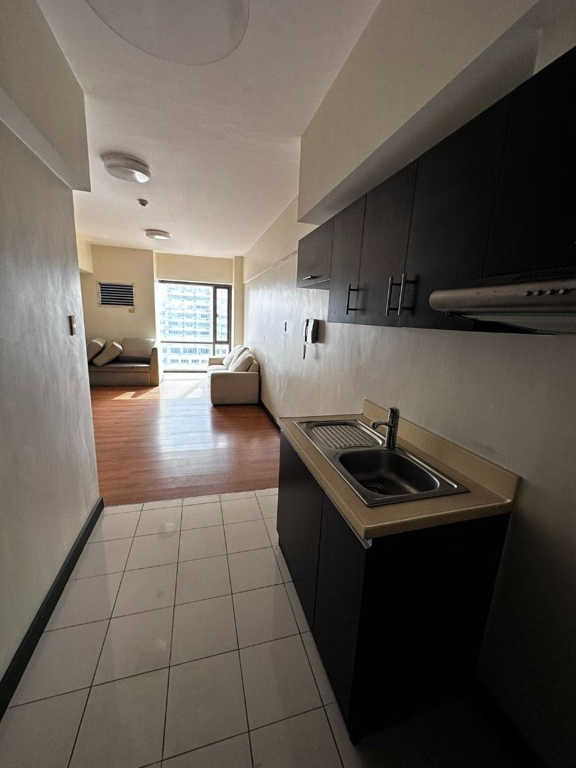 Studio type condo unit for rent in Eton Baypark Manila, Property