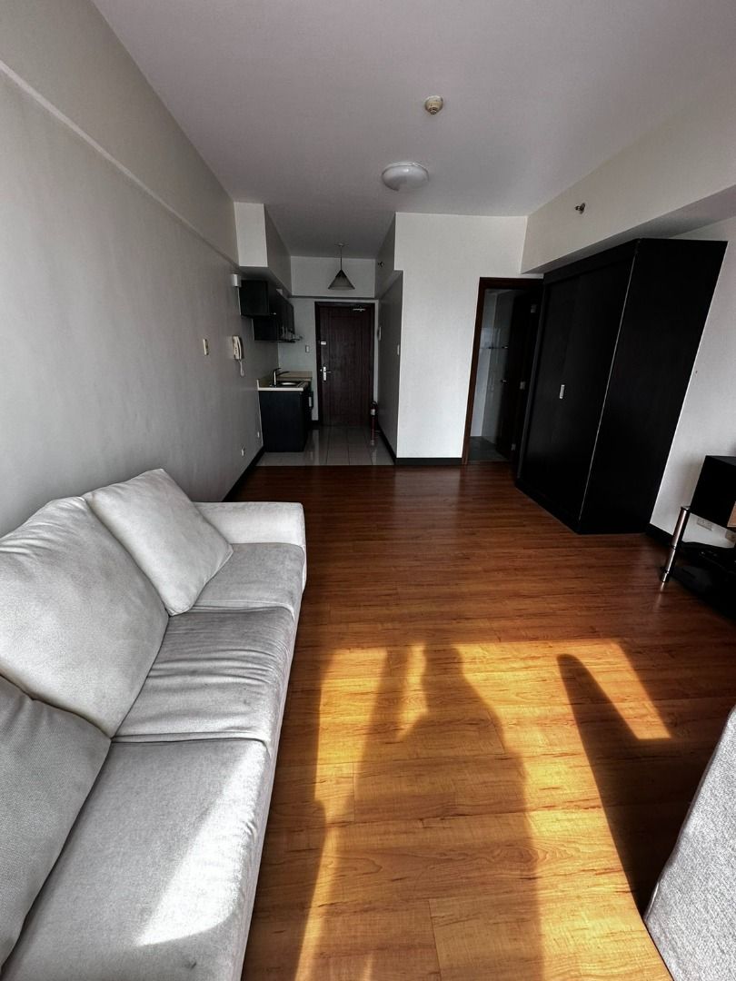 Studio type condo unit for rent in Eton Baypark Manila, Property
