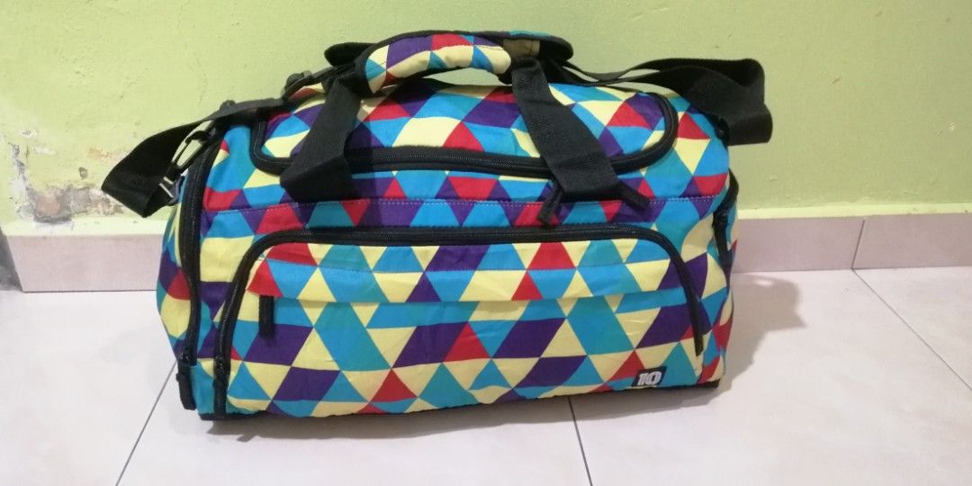 Top Ten Travel Bag M, Men's Fashion, Bags, Belt bags, Clutches and Pouches on Carousell