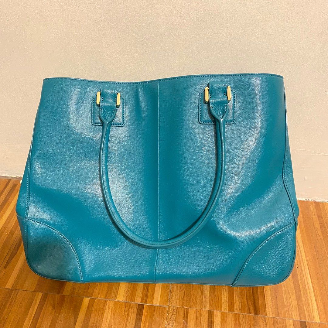 Tory Burch Emerald Green Bag, Luxury, Bags & Wallets on Carousell
