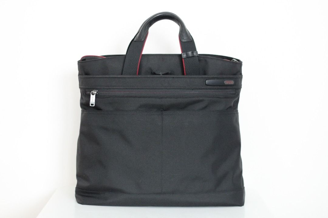 Tumi 223119DR4 - Gen 4.0 Companion Tote / 17 laptop bag / 15 pilot flight  bag / doctor's brief / banker's briefcase, Computers u0026 Tech, Parts u0026  Accessories, Laptop Bags u0026 Sleeves on Carousell