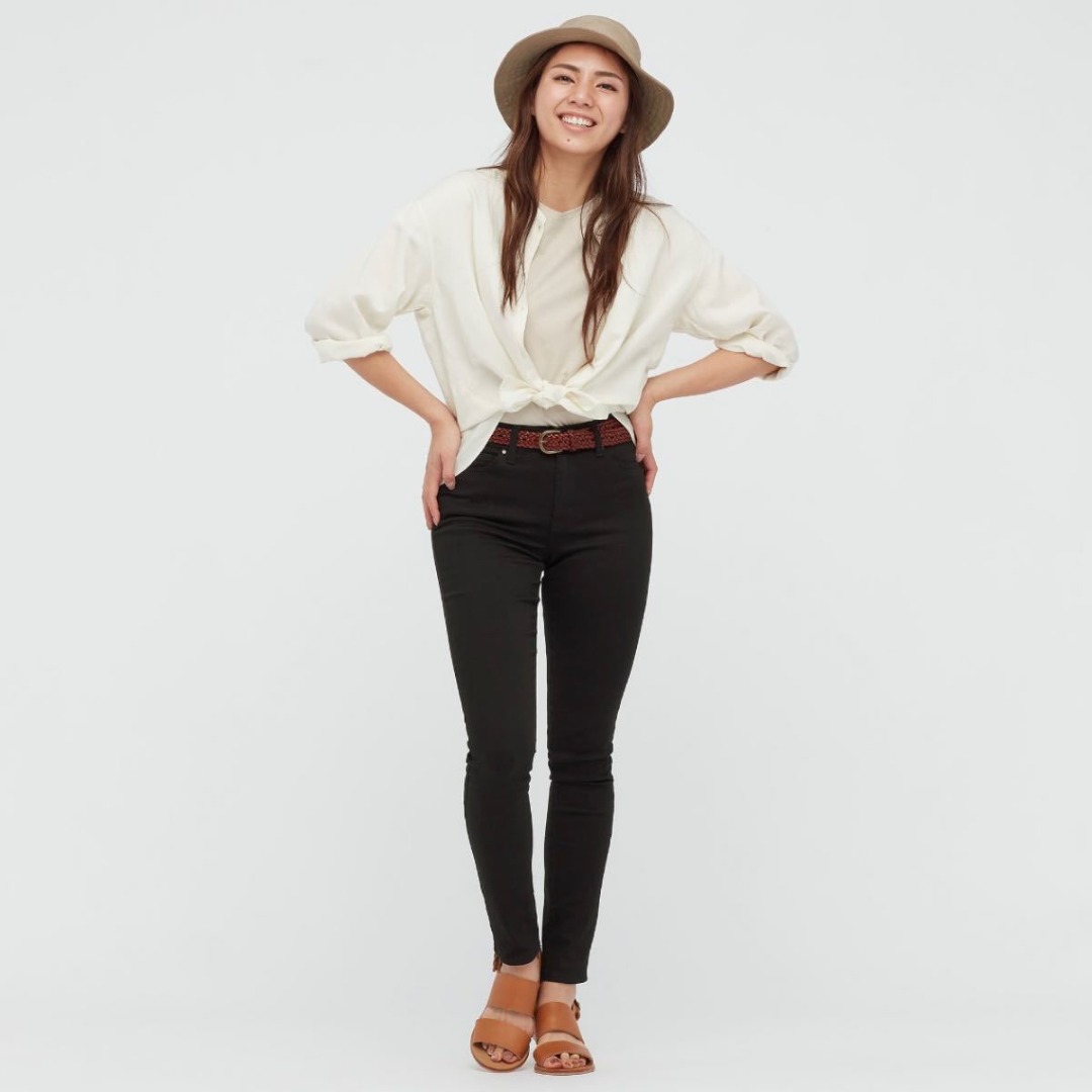 UNIQLOWomen Black Ultra Stretch Tappered Jeans on Carousell