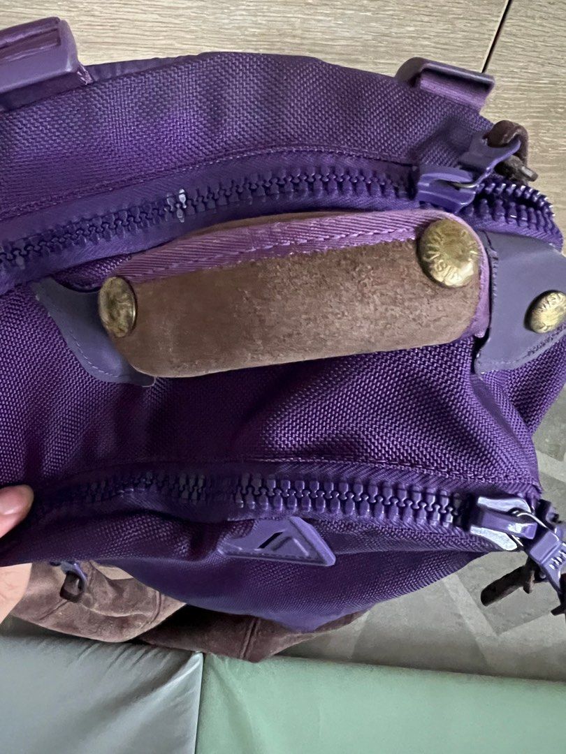 Visvim backpack （分類：手袋及銀包）位於 Hong Kong。 由 wilson12345674748 提交（商品編號 1234062649，圖片 2）。簡介： 9成新，有腰帶。