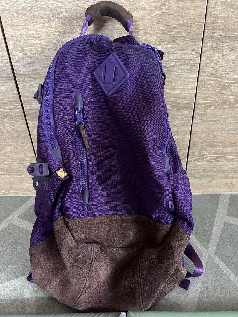 Visvim backpack （分類：手袋及銀包）位於 Hong Kong。 由 wilson12345674748 提交（商品編號 1234062649，圖片 1）。簡介： 9成新，有腰帶。