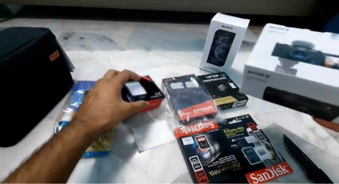 Vlogging Digital Camera, Photography, Cameras on Carousell