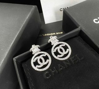 (Category: ) located in . Submitted by classy_accessory (Listing ID 1234022529, Image 1). Description: .
