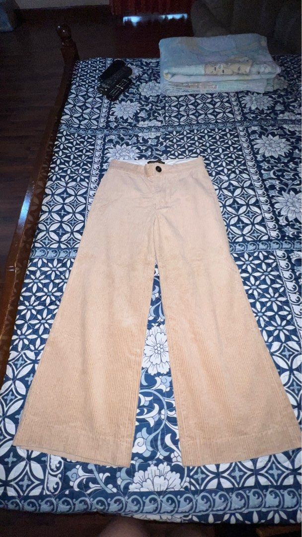 Zara beige corduroy pants (Category: Other Bottoms) located in Quezon City. Submitted by sr_1521 (Listing ID 1233908654, Image 1). Description: Used twice, waist around 28-29 inches Zara size M.