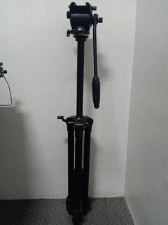 Aluminum Tripod WF-3308A Portable with Damping Pan Tilt Head Max Load 6kg for Video Camera Camcorder