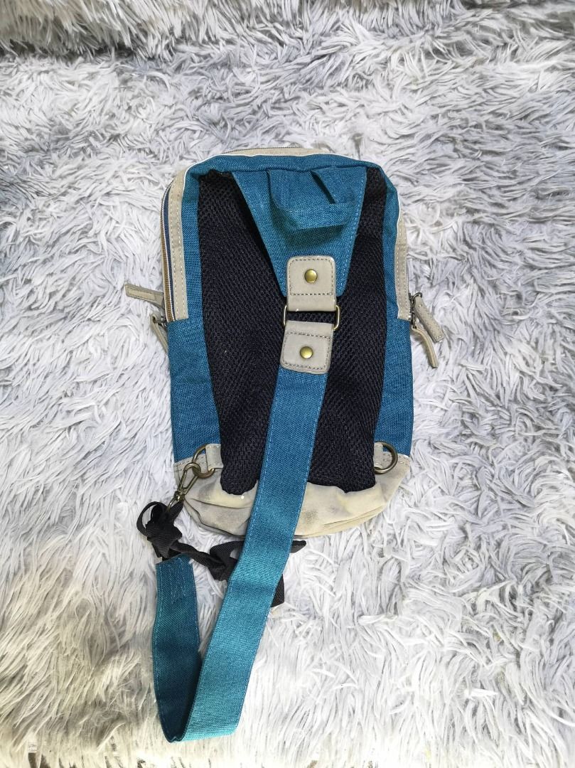 Anello vertical clearance crossbody bag