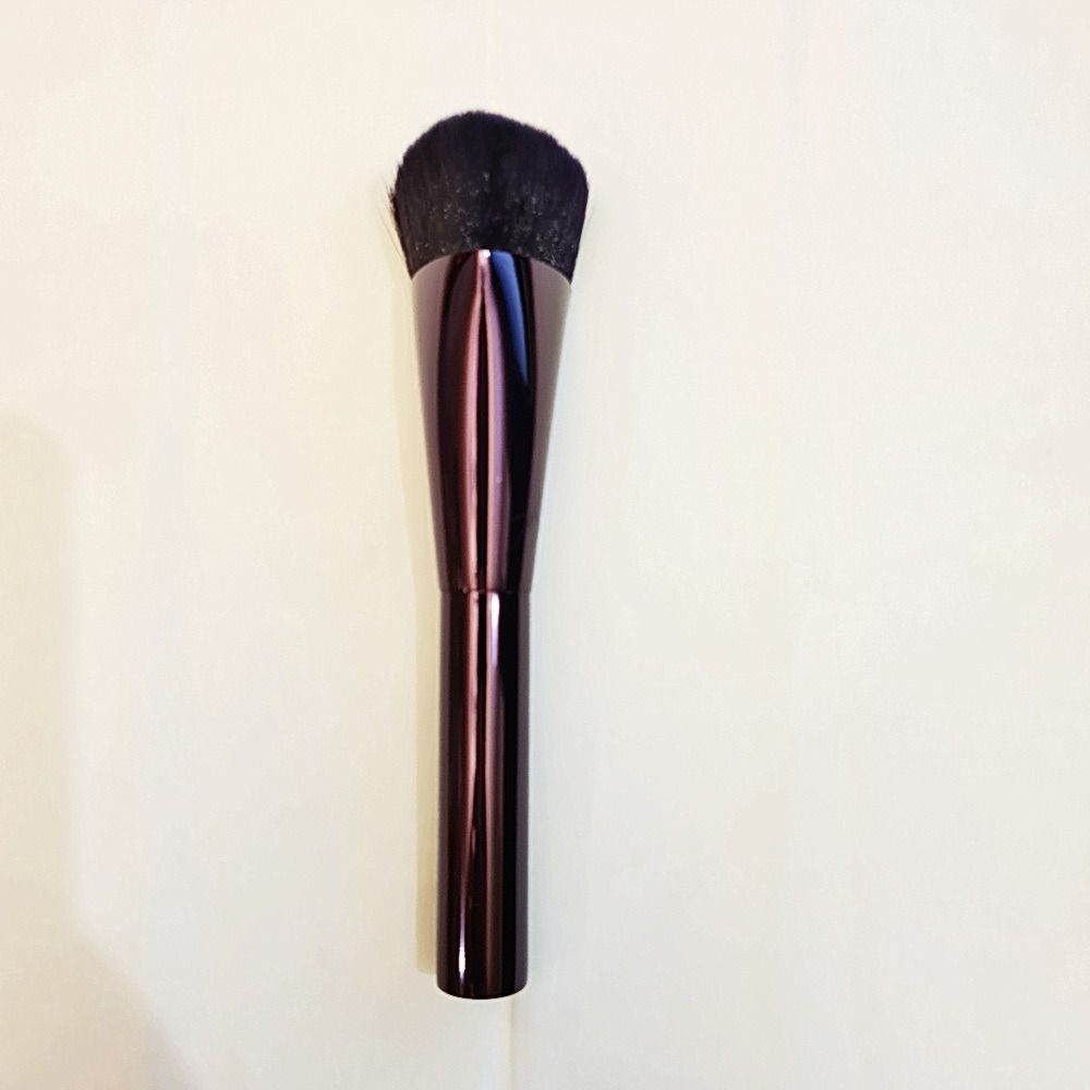 ANISA BEAUTY Travel Pinnacle Foundation Brush *ALMOST NEW*PRELOVED