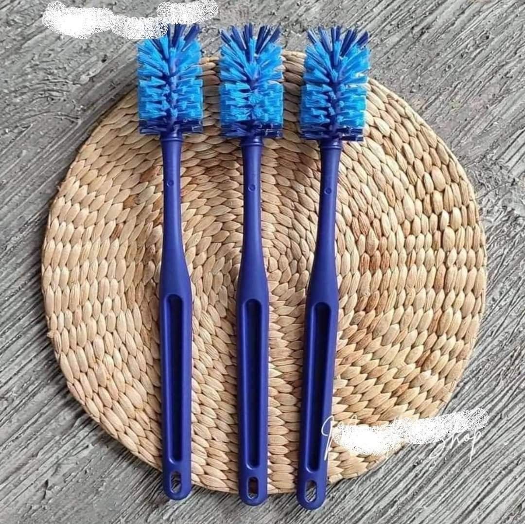 Bottle brush tupperware, Everything Else, Others on Carousell