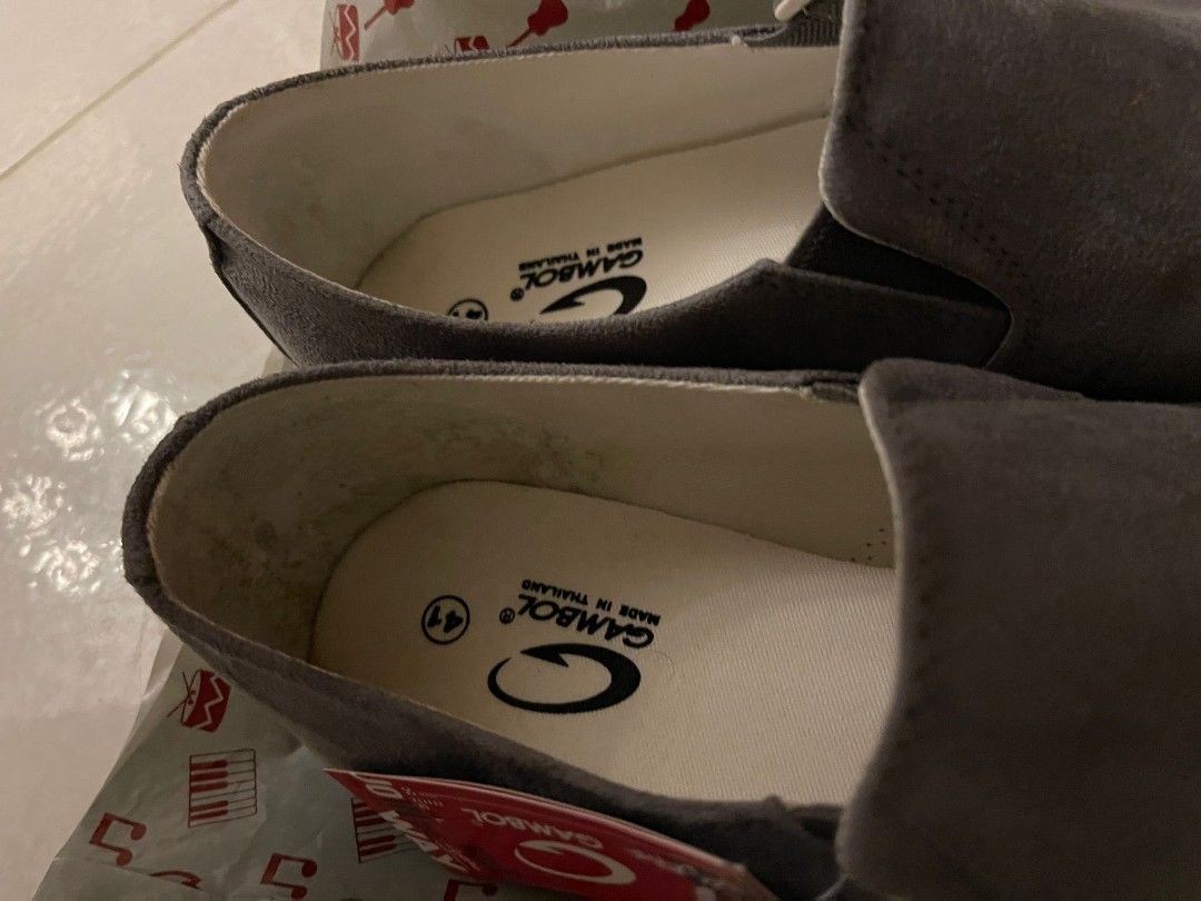 Brand new display set mens suede slip on with tag size US 8 uk7.5 eu 41