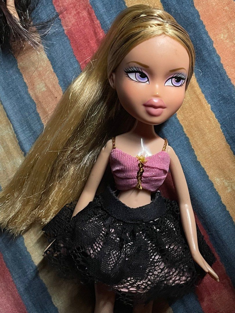 Bratz sleep over Leah, Hobbies & Toys, Toys & Games on Carousell