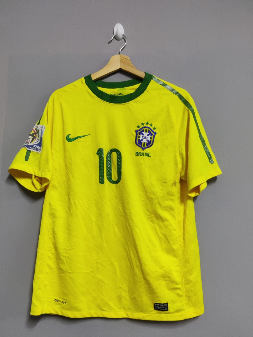 Brazil 2020 home shirt BNWT, Men's Fashion, Activewear on Carousell