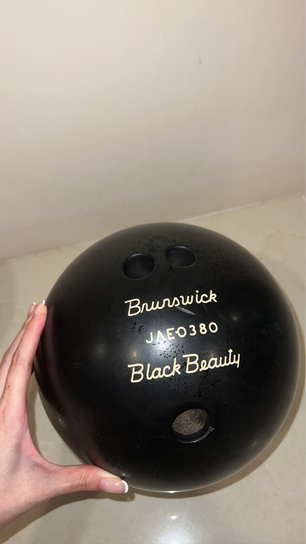 Brunswick Black Beauty Bowling Ball, Sports Equipment, Sports & Games