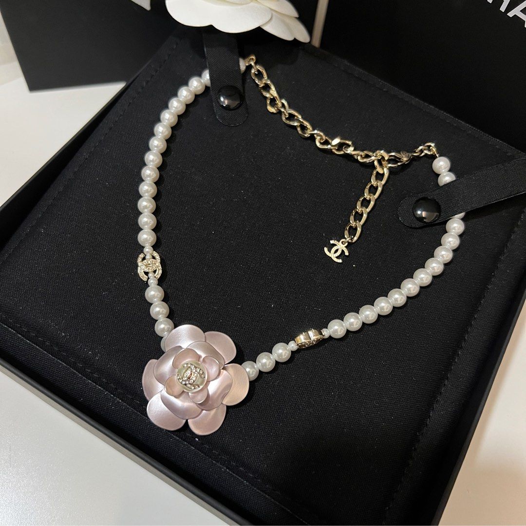 Chanel choker 2020 deals