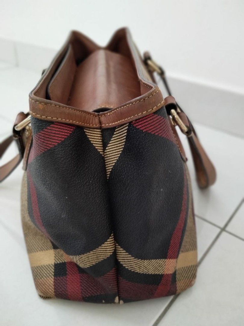 DAKS LONDON From korean bale Women s Shoulder Bag Leather Red