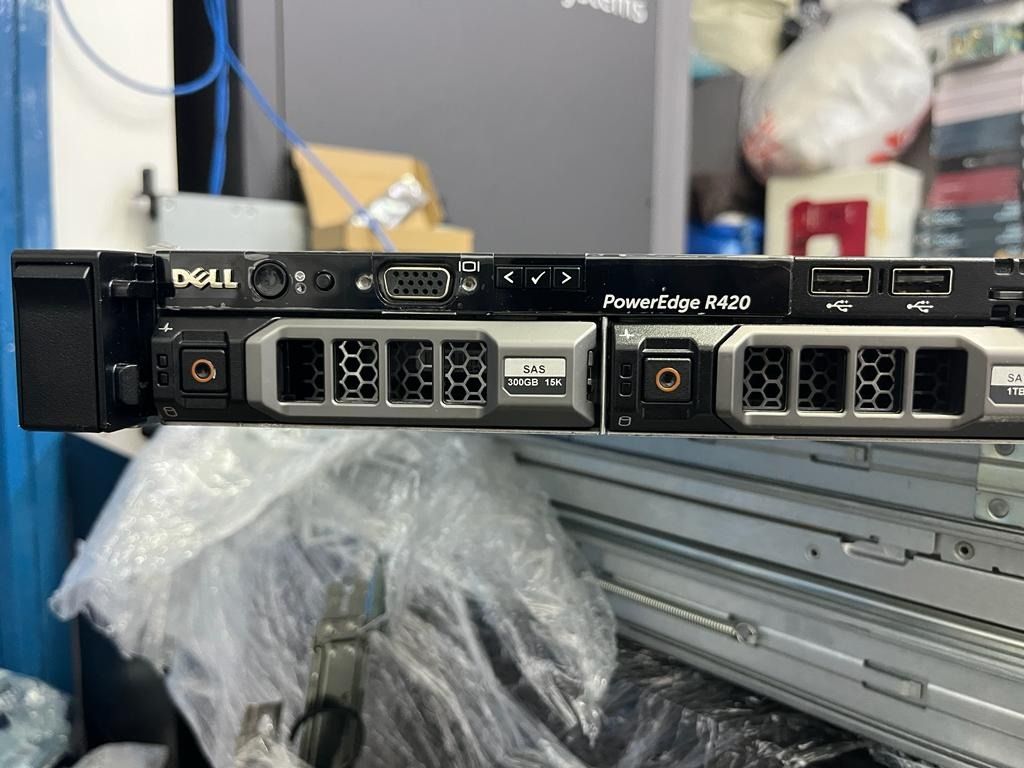 Dell PowerEdge R420 Rack Server Xeon 伺服器, 電腦＆科技, 商務用科技產品 - Carousell