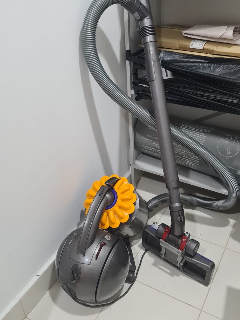 Dyson ball vacuum, TV & Home Appliances, Vacuum Cleaner & Housekeeping