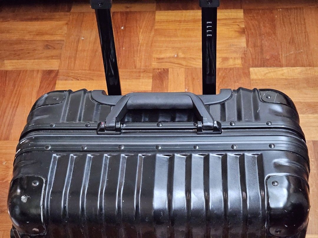 ELLE Suitcase, 興趣及遊戲, 旅行, 旅遊 旅行必需品及用品 Carousell