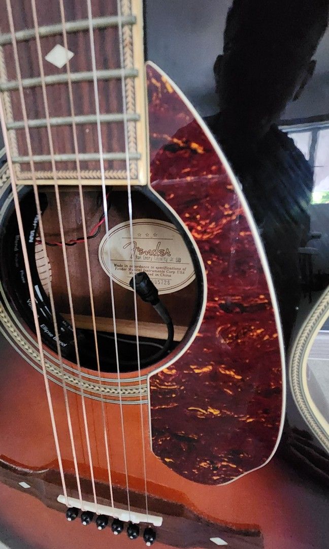 Fender Ron Emory Loyalty (with Pick Up), Hobbies & Toys