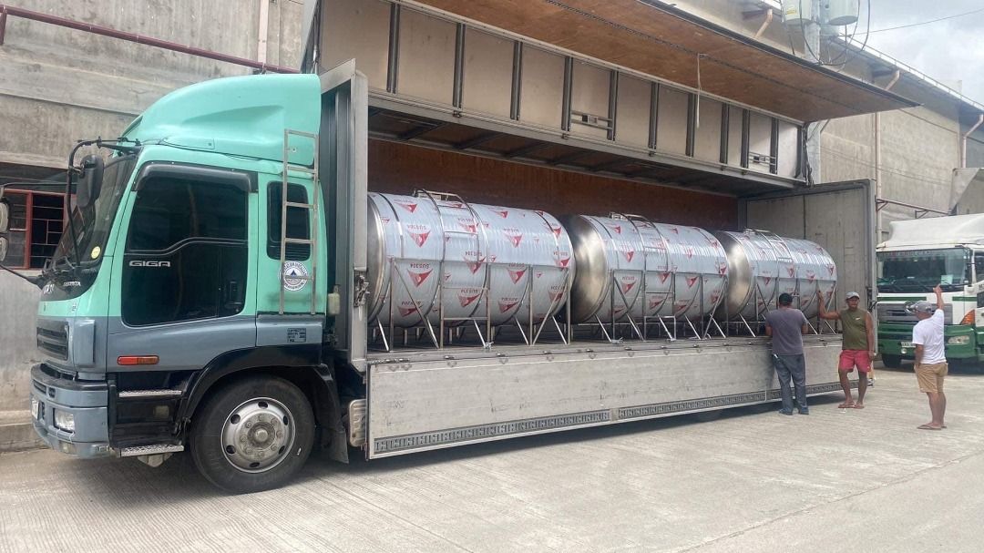FOR SALE WATER STORAGE TANK (Category: Water Purifiers & Dispensers) located in Valenzuela. Submitted by marohdeleon13 (Listing ID 1234077130, Image 1). Description: ⚠️ FOR SALE WATER STORAGE TANK⚠️ ✔ Brand new quality water storage tank ✅ .7mm gauge/thickness ✅ 100% Stainless 304 material Stainless steel ✅ Sizes 500L - 20,000L ✅ Vertical / Horizontal tank ✅ 1year warranty on manufacturer’s defect 💳 MOP - GCASH - CASH ON DELIVERY 🚚 FREE DELIVER