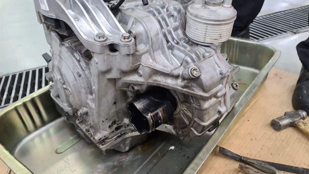 Gear box oil leaking repair, Car Accessories, Car & Services