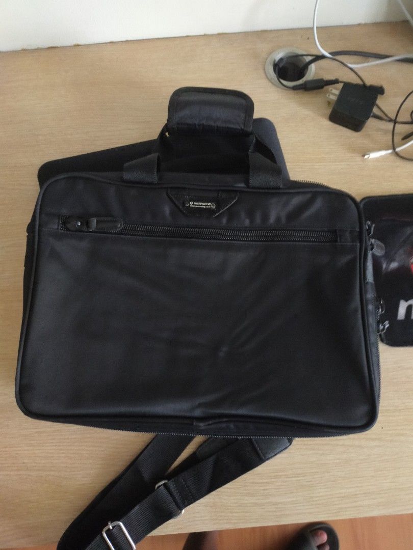 Genova laptop bag, Computers & Tech, Parts & Accessories, Laptop Bags