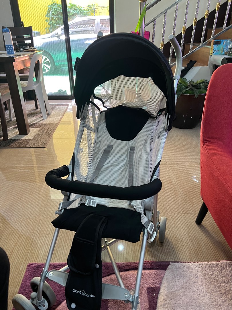 Giant Carrier Umbrella fold stroller, Babies & Kids, Going Out