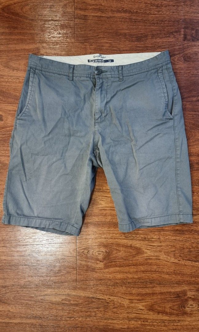 Giordano short jeans in gray - Size medium (Category: Shorts) located in Pasig City. Submitted by rjdecluttering (Listing ID 1234116734, Image 1). Description: Giordano slim Bermuda short jeans In good quality and condition. Last price as posted. Location: Pasig Shipping fee c/o buyer.