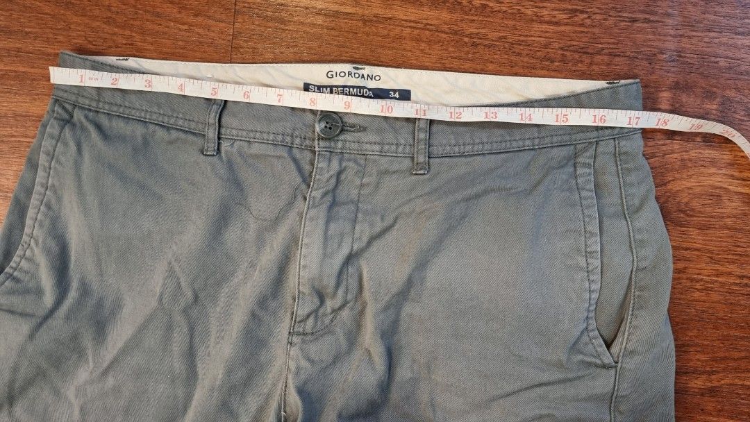 Giordano short jeans in gray - Size medium (Category: Shorts) located in Pasig City. Submitted by rjdecluttering (Listing ID 1234116734, Image 3). Description: Giordano slim Bermuda short jeans In good quality and condition. Last price as posted. Location: Pasig Shipping fee c/o buyer.
