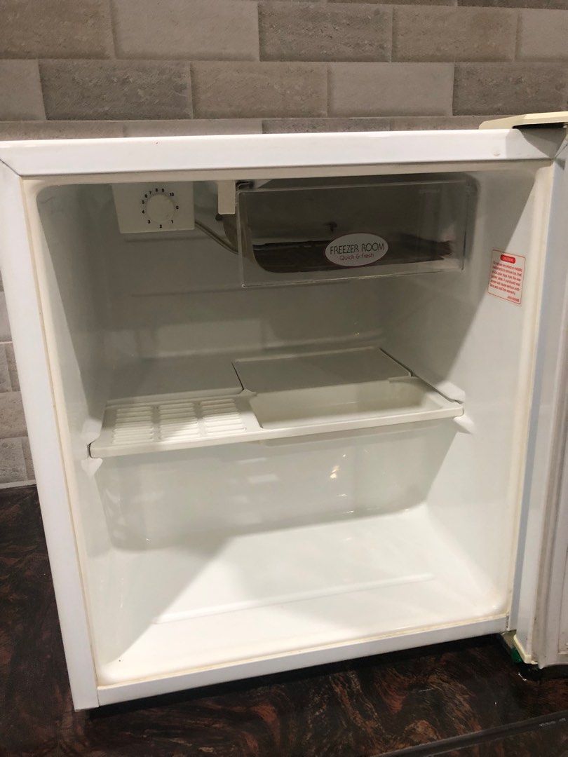 Gold star Mini Fridge, TV & Home Appliances, Kitchen Appliances