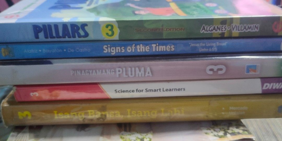 Grade 3 textbook, Hobbies & Toys, Books & Magazines, Textbooks on Carousell