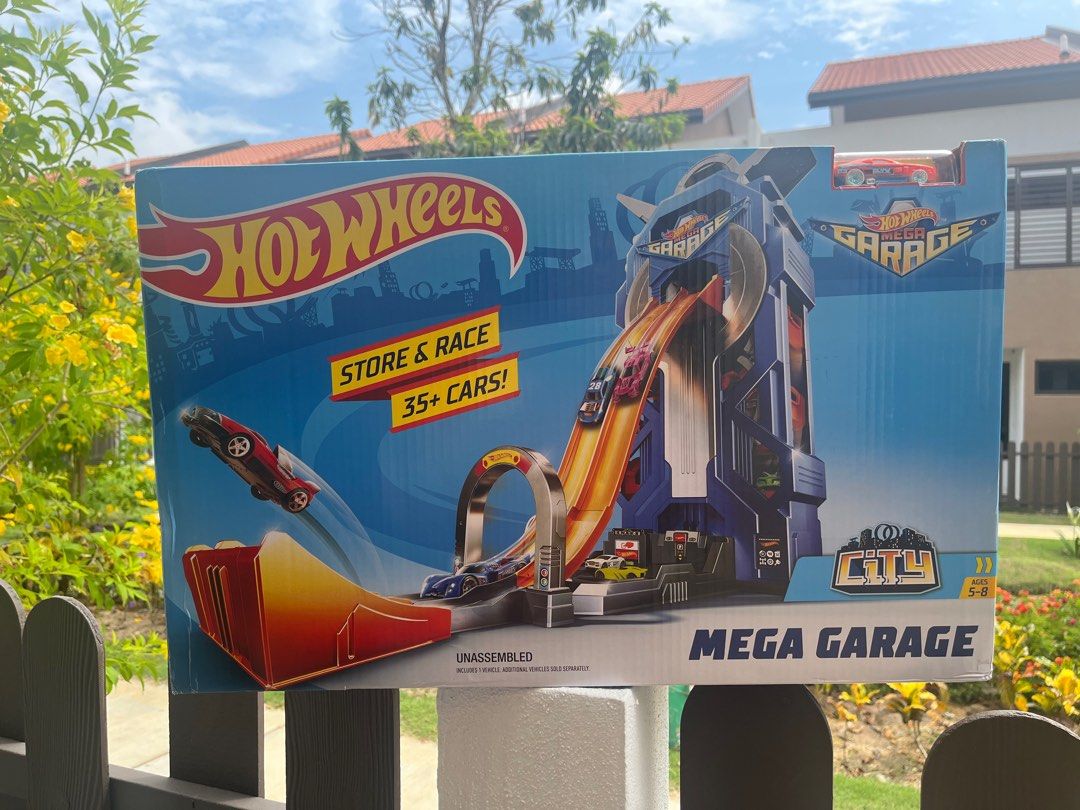 Hot Wheels Mega Garage, Hobbies & Toys, Toys & Games on Carousell