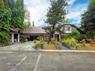 House and lot for sale in Country Villas Quezon City PRIME RARE CORNER LOT