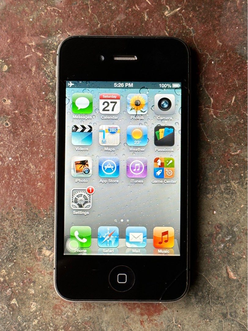 iPhone 4S 16GB (Category: Others) located in Narra. Submitted by cpaddict (Listing ID 1234191434, Image 3). Description: Used for several years with proper care. Rare iOS 6.1.3 software version, very smooth and responsive touch except home button hard to touch. Free 352 songs and 29 music videos download already from iTunes..