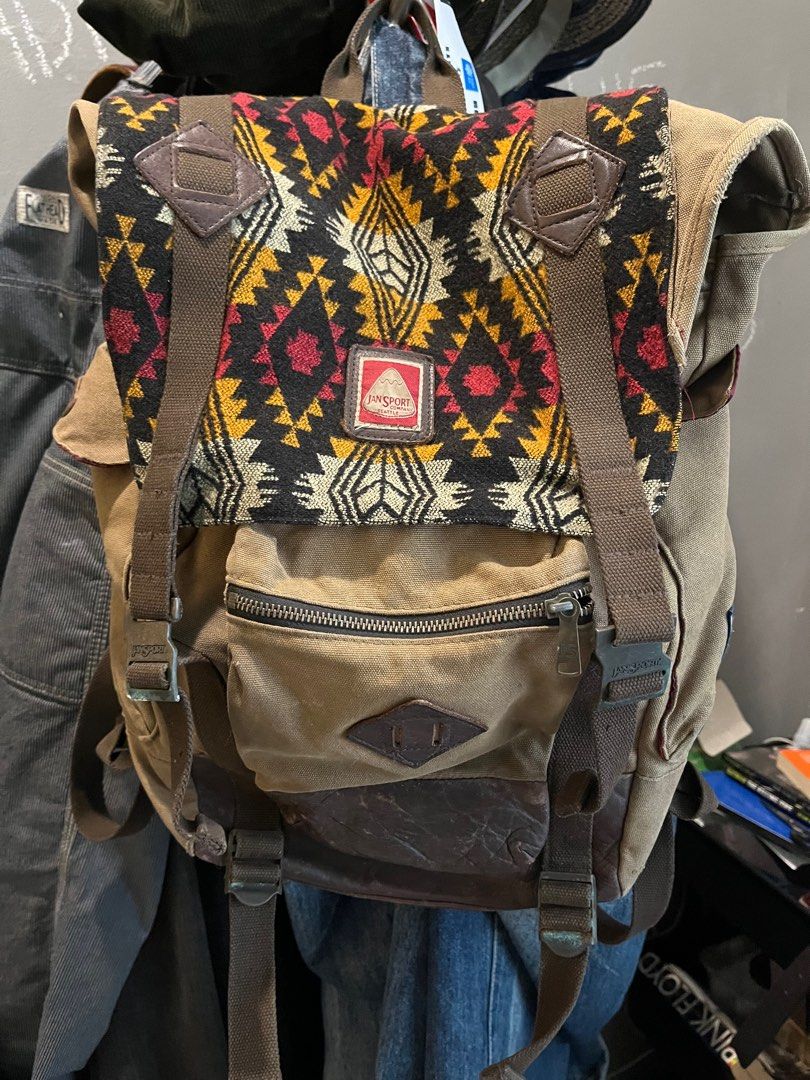 Jansport benny gold top