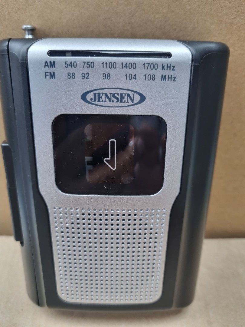 JENSEN RADIO CASSETTE RECORDER, Audio, Portable Music Players on Carousell