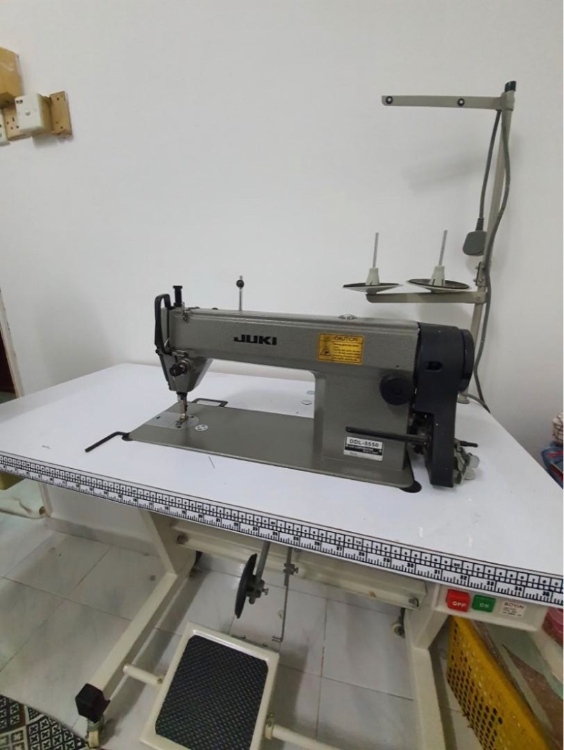Juki DDL550, Hobbies & Toys, Stationery & Craft, Other Stationery