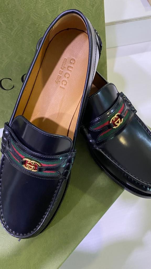 Kasut lelaki Gucci (42 foto): ulasan mengenai kulit putih, hitam dan model  lain. Bagaimana anda dapat memberitahu yang asli dari salinannya?