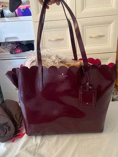 Kate Spade Lily Avenue Patent Small Carrigan Scallop Tote Nutmeg