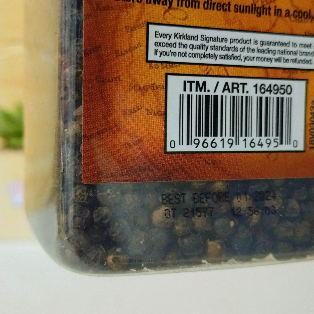 Kirkland Signature Whole Black Peppercorn 14.1 OZ (399 g), Food