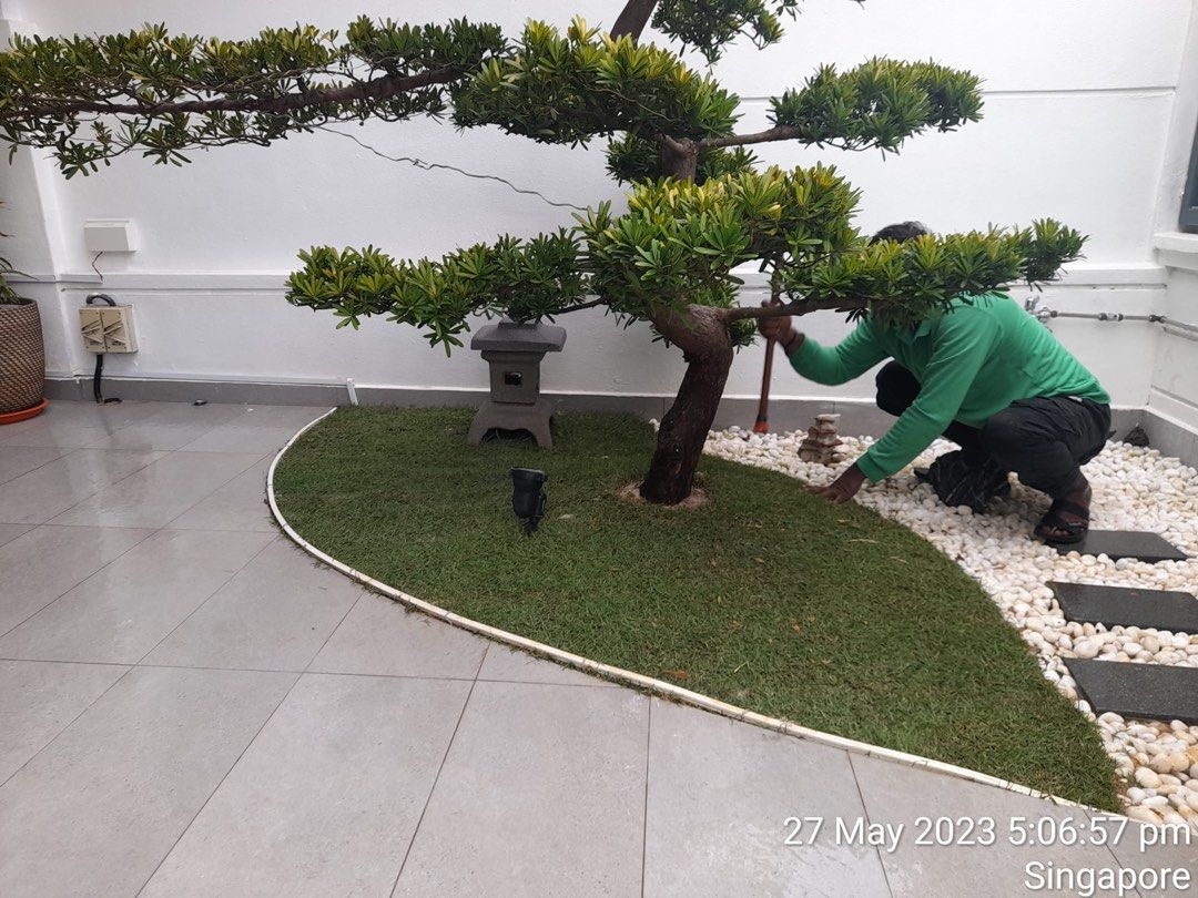 Landscape maintenance64884983654530110