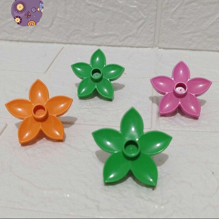 Lego Duplo Flower Part Ori (4 pcs), Toys & Collectibles, Mainan di Carousell