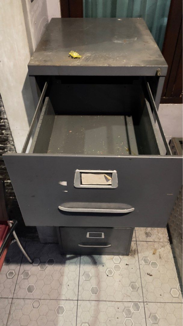 Lemari besi / lemari dokumen besi / lemari laci besi / rak arsip filing ...