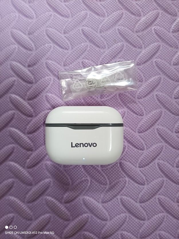 Lenovo LP1 In Ear Wireless LivePods White as good as new got