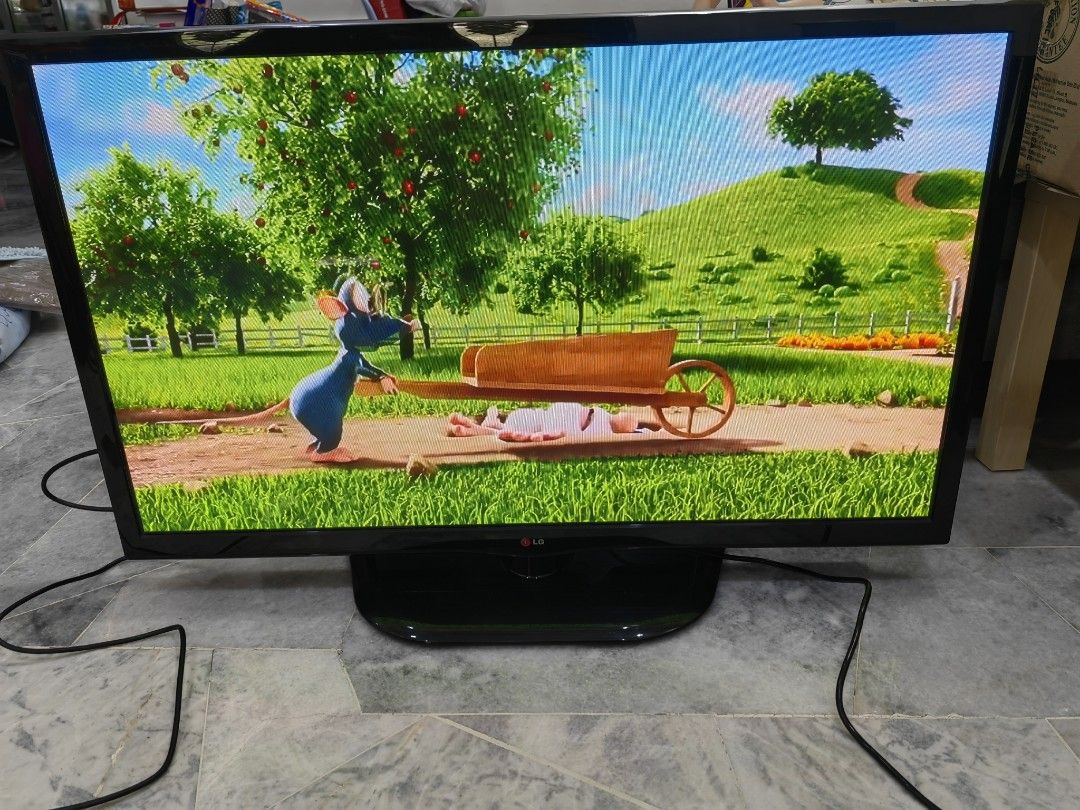 LG 42 inch TV plasma, TV & Home Appliances, TV & Entertainment, TV on