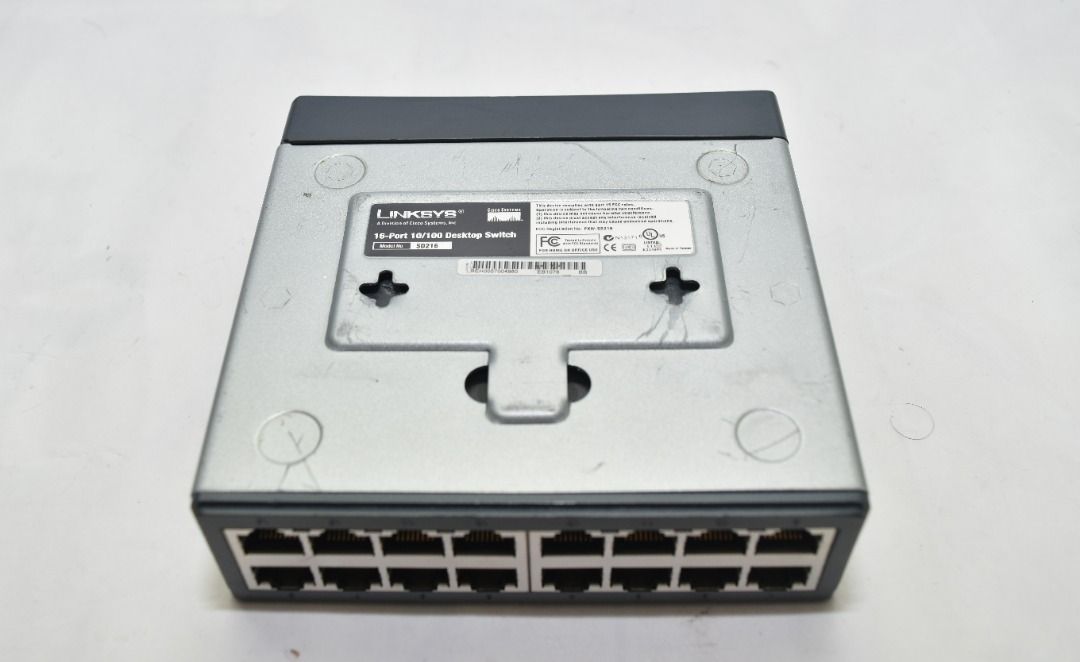 DES-3526 xStack 24-Port 10/100Mbps Stackable Switch | D-Link UK