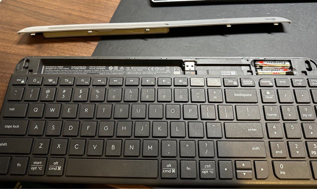 Logi keyboard k580, 電腦＆科技, 電腦周邊及配件, 電腦鍵盤及相關產品 - Carousell